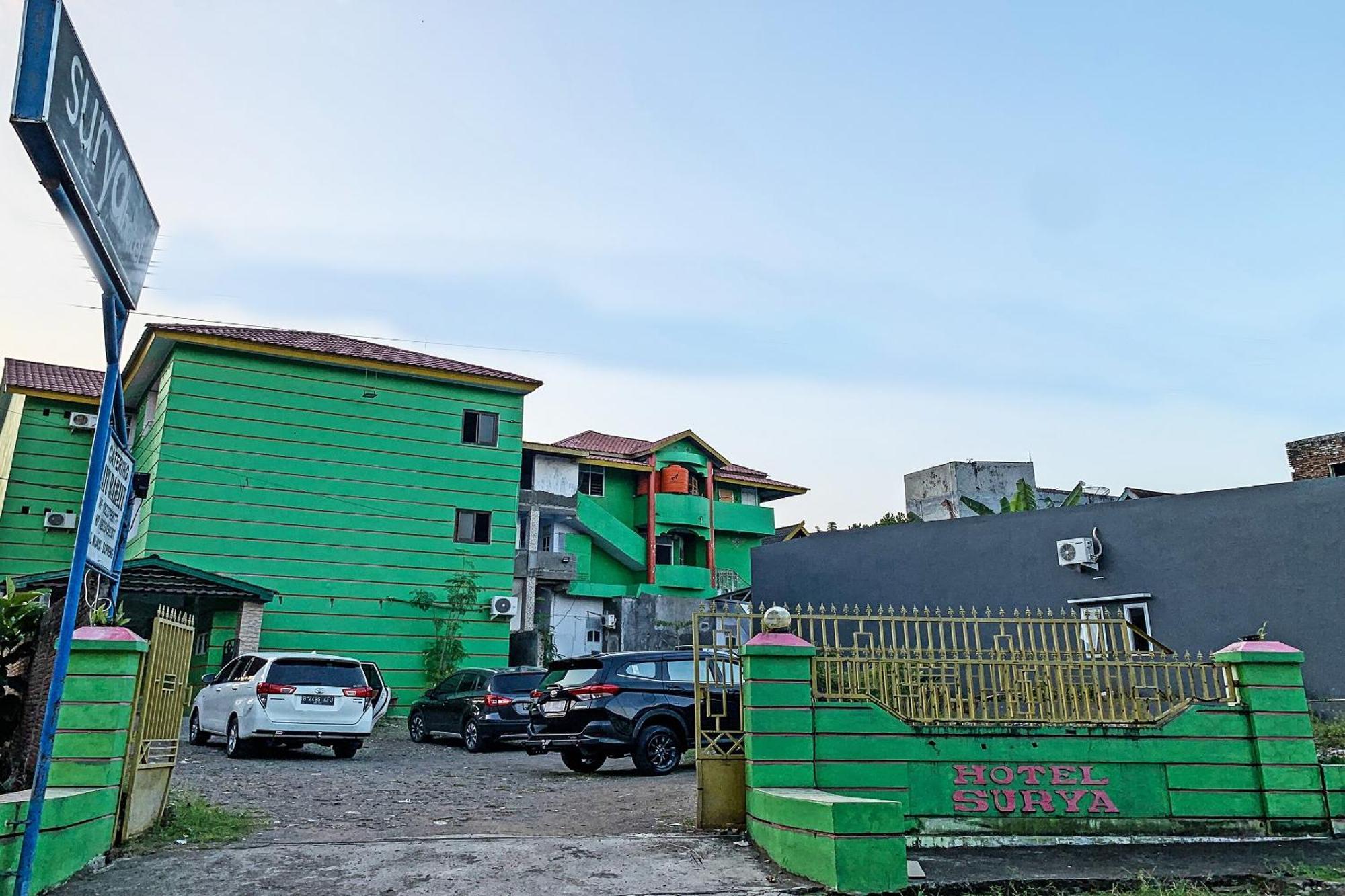 Oyo 91757 Surya Hotelneartaman Anggrek Pkk Watansoppeng Lalabata Exterior photo