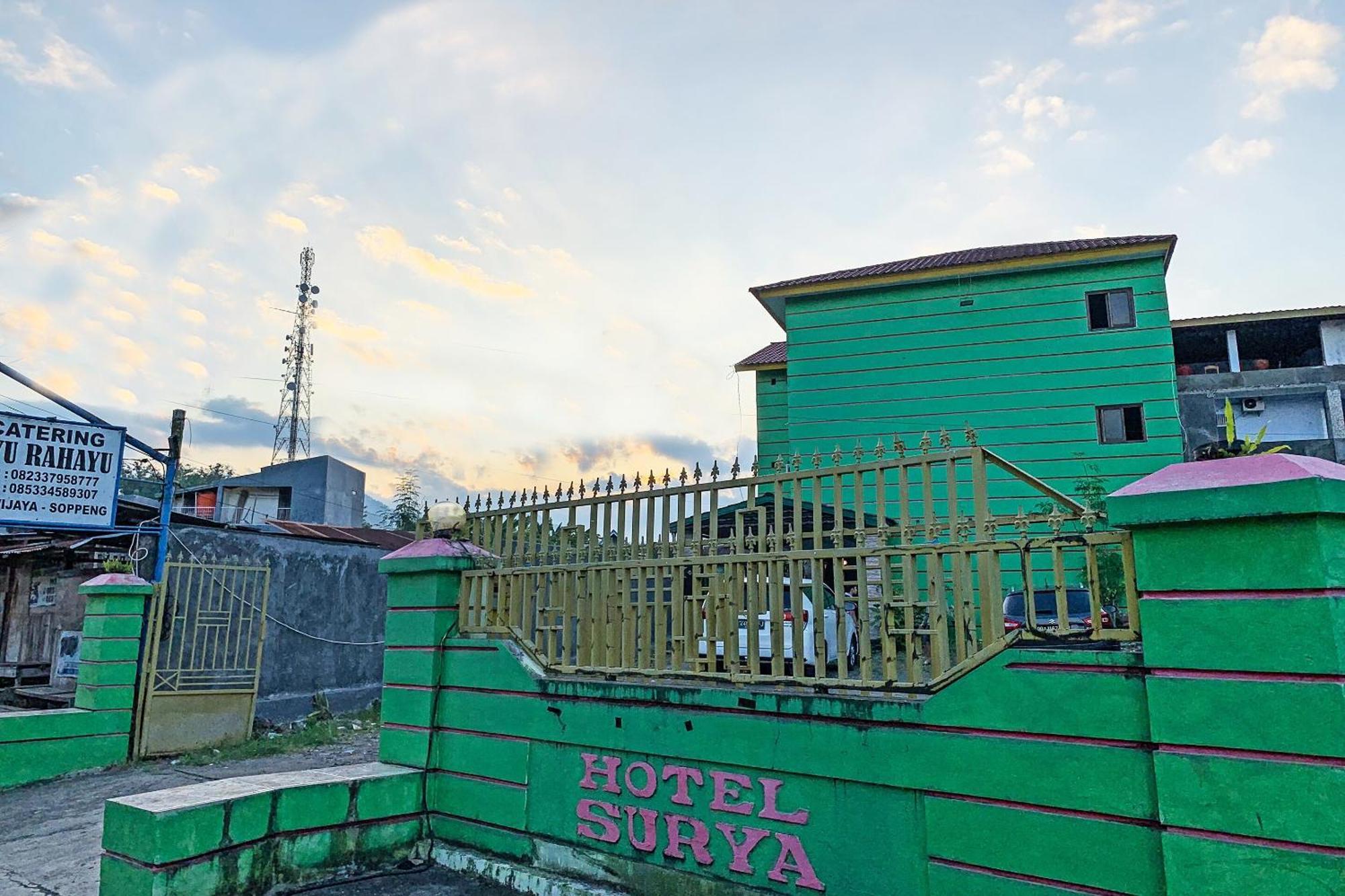 Oyo 91757 Surya Hotelneartaman Anggrek Pkk Watansoppeng Lalabata Exterior photo