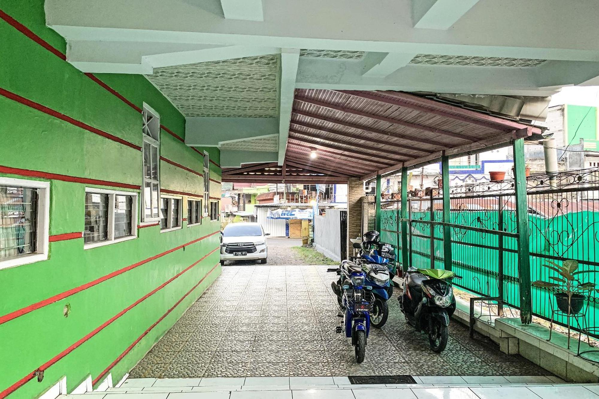 Oyo 91757 Surya Hotelneartaman Anggrek Pkk Watansoppeng Lalabata Exterior photo
