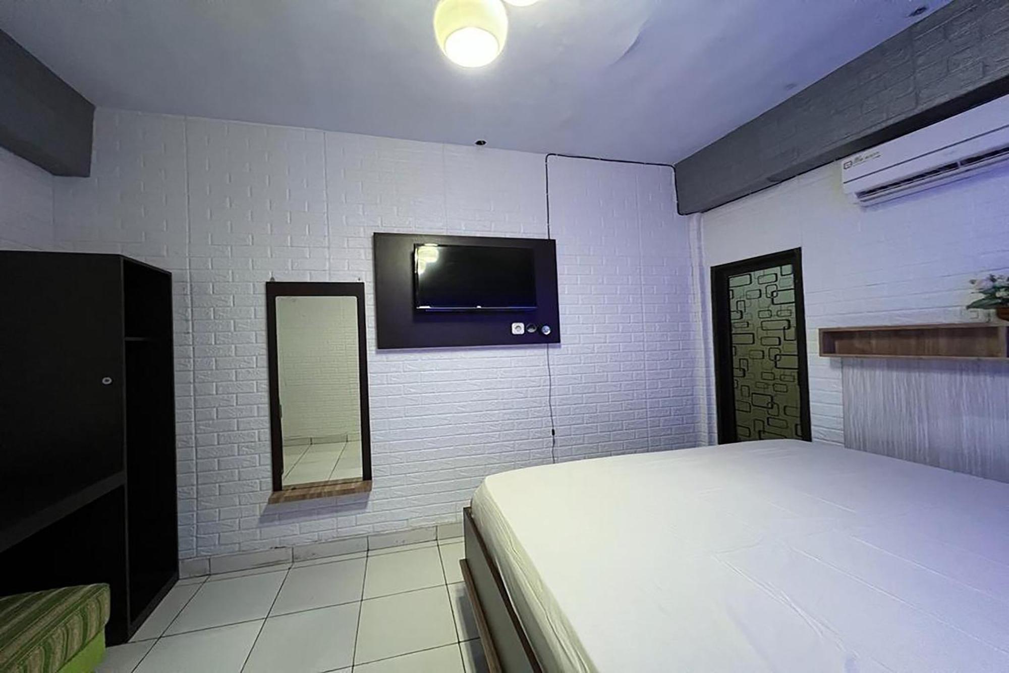 Oyo 91757 Surya Hotelneartaman Anggrek Pkk Watansoppeng Lalabata Exterior photo
