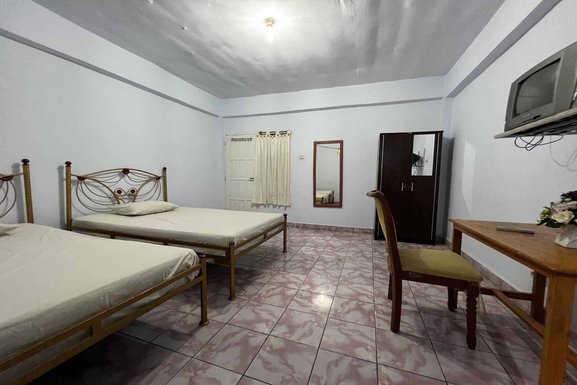 Oyo 91757 Surya Hotelneartaman Anggrek Pkk Watansoppeng Lalabata Exterior photo